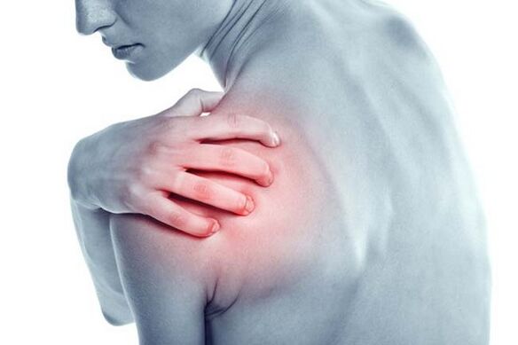 Schmerzhafte Schmerzen in der Schulter sind ein Symptom einer Arthrose des Schultergelenks