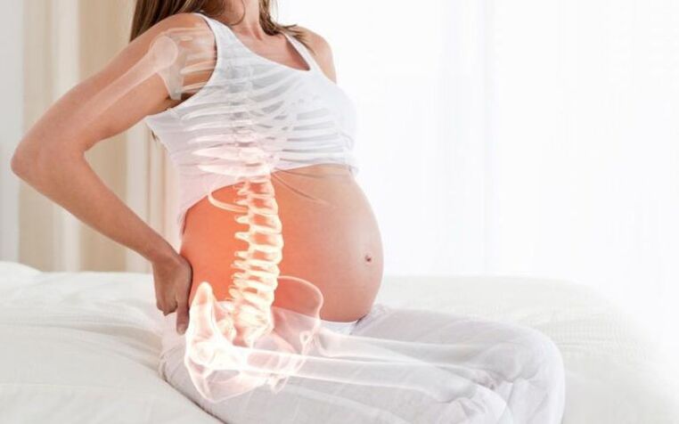 Bei schwangeren Frauen kommt es aufgrund der erhöhten Belastung der Rückenmuskulatur zu Schmerzen in der Wirbelsäule zwischen den Schulterblättern
